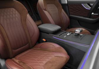 Подержанный автомобиль Hongqi HS5 2023 года (35 фото)