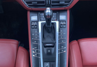 Подержанный автомобиль Porsche Macan 2021 года (24 фото)