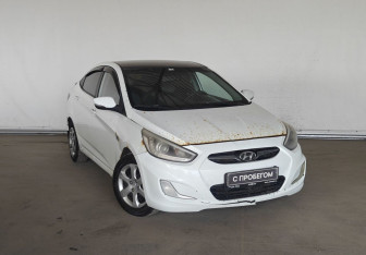 Подержанный автомобиль Hyundai Solaris Sedan 2013 года (3 фото)