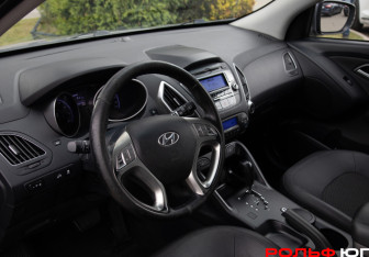 Подержанный автомобиль Hyundai ix35 2012 года (10 фото)