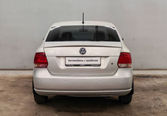 Подержанный автомобиль Volkswagen Polo Sedan 2011 года (6 фото)