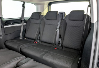 Подержанный автомобиль Peugeot Traveller 2021 года (13 фото)