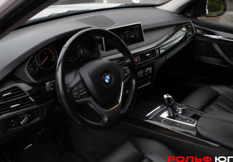 Подержанный автомобиль BMW X5 2017 года (10 фото)