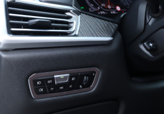 Подержанный автомобиль BMW X7 2020 года (23 фото)