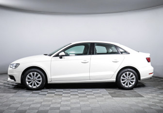Подержанный автомобиль Audi A3 Sedan 2014 года (8 фото)