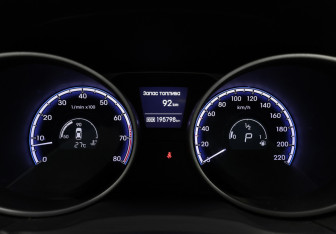 Подержанный автомобиль Hyundai ix35 2012 года (13 фото)