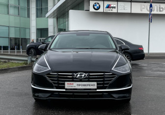 Подержанный автомобиль Hyundai Sonata 2019 года (2 фото)