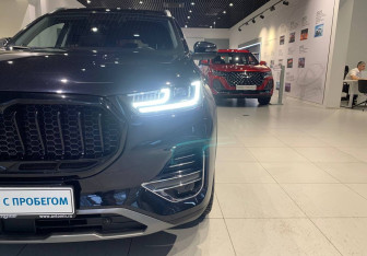 Подержанный автомобиль Chery Tiggo 8 Pro 2022 года (8 фото)