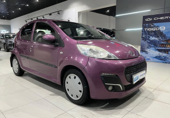 Подержанный автомобиль Peugeot 107 2012 года (3 фото)