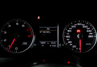 Подержанный автомобиль Audi Q5 2015 года (11 фото)