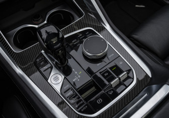 Подержанный автомобиль BMW X6 2020 года (19 фото)