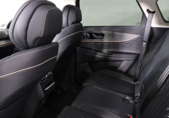 Подержанный автомобиль Jaecoo J8 2024 года (12 фото)