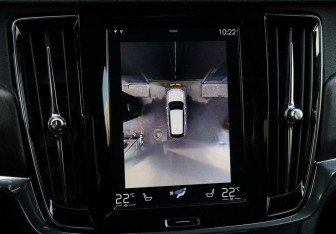 Подержанный автомобиль Volvo V90 Cross Country 2019 года (20 фото)