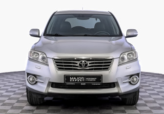 Подержанный автомобиль Toyota RAV4 2012 года (2 фото)