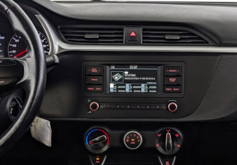 Подержанный автомобиль Kia Rio Hatchback 2021 года (17 фото)