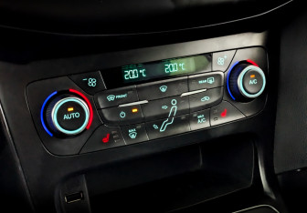 Подержанный автомобиль Ford Focus Wagon 2017 года (25 фото)
