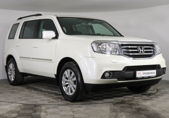 Подержанный автомобиль Honda Pilot 2014 года (3 фото)