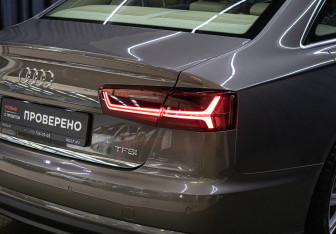 Подержанный автомобиль Audi A6 Sedan 2015 года (25 фото)