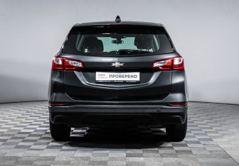 Подержанный автомобиль Chevrolet Equinox 2018 года (6 фото)