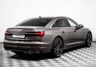 Подержанный автомобиль Audi A6 Sedan 2021 года (5 фото)