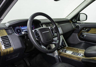 Подержанный автомобиль Land Rover Range Rover 2018 года (11 фото)