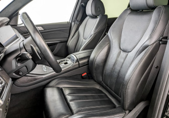 Подержанный автомобиль BMW X7 2020 года (20 фото)