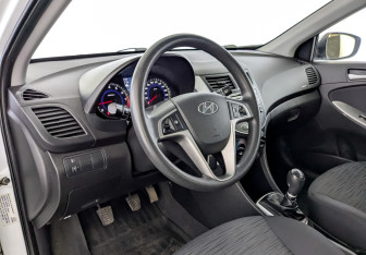 Подержанный автомобиль Hyundai Solaris Sedan 2016 года (16 фото)