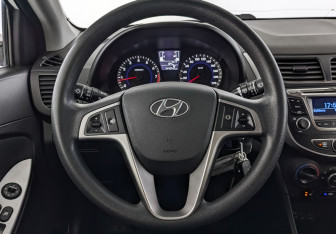 Подержанный автомобиль Hyundai Solaris Sedan 2016 года (21 фото)