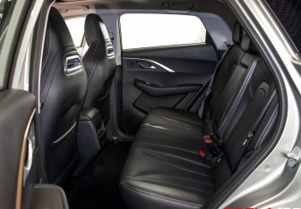 Подержанный автомобиль Omoda C5 2023 года (10 фото)