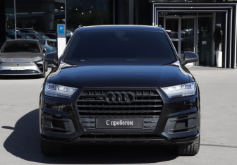 Подержанный автомобиль Audi Q7 2016 года (2 фото)