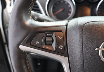 Подержанный автомобиль Opel Mokka 2013 года (15 фото)