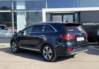 Подержанный автомобиль Kia Sorento 2018 года (7 фото)