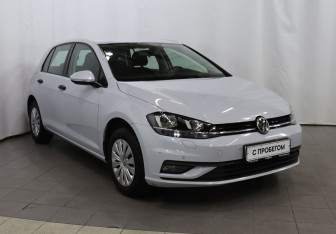 Подержанный автомобиль Volkswagen Golf Hatchback 2018 года (3 фото)