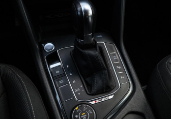 Подержанный автомобиль Volkswagen Tiguan 2019 года (18 фото)