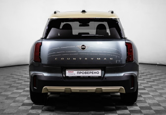 Подержанный автомобиль MINI Countryman 2023 года (6 фото)