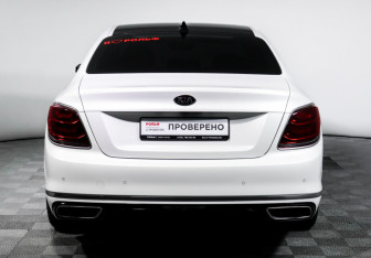 Подержанный автомобиль Kia K900 2019 года (6 фото)