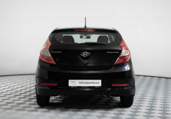 Подержанный автомобиль Hyundai Solaris Hatchback 2014 года (6 фото)
