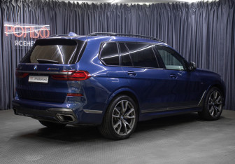 Подержанный автомобиль BMW X7 2019 года (5 фото)