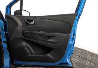 Подержанный автомобиль Renault Kaptur 2017 года (25 фото)