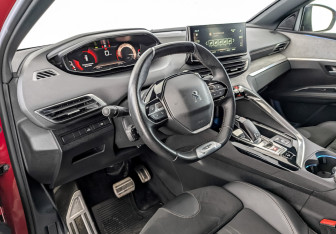 Подержанный автомобиль Peugeot 3008 2021 года (16 фото)