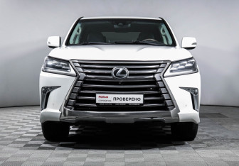 Подержанный автомобиль Lexus LX 2017 года (2 фото)