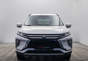Подержанный автомобиль Mitsubishi Eclipse Cross 2018 года (8 фото)