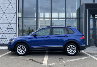 Подержанный автомобиль Volkswagen Tiguan 2021 года (8 фото)