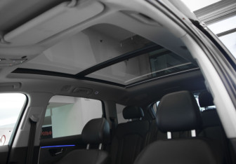 Подержанный автомобиль Audi Q7 2021 года (29 фото)