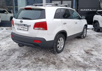 Подержанный автомобиль Kia Sorento 2012 года (5 фото)