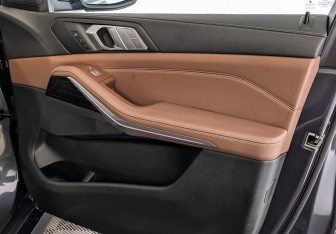 Подержанный автомобиль BMW X7 2019 года (26 фото)