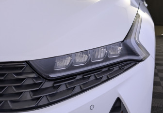 Подержанный автомобиль Kia K5 2020 года (11 фото)