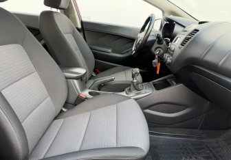 Подержанный автомобиль Kia Cerato Sedan 2014 года (10 фото)