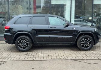 Подержанный автомобиль Jeep Grand Cherokee 2019 года (4 фото)