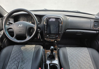 Подержанный автомобиль Hyundai Sonata 2006 года (11 фото)